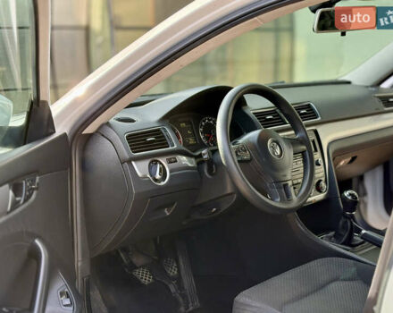 Білий Фольксваген Пассат, об'ємом двигуна 1.8 л та пробігом 207 тис. км за 8390 $, фото 9 на Automoto.ua