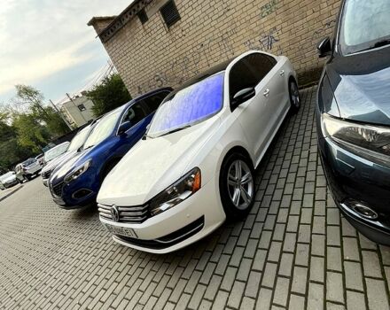 Белый Фольксваген Пассат, объемом двигателя 2.5 л и пробегом 181 тыс. км за 10000 $, фото 1 на Automoto.ua