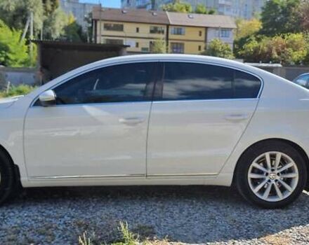 Белый Фольксваген Пассат, объемом двигателя 1.8 л и пробегом 153 тыс. км за 12100 $, фото 2 на Automoto.ua