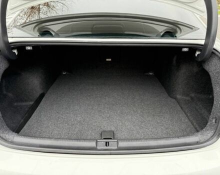 Белый Фольксваген Пассат, объемом двигателя 2 л и пробегом 115 тыс. км за 13200 $, фото 22 на Automoto.ua