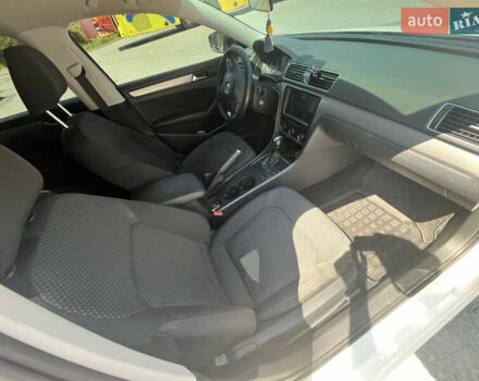 Белый Фольксваген Пассат, объемом двигателя 2.47 л и пробегом 184 тыс. км за 9500 $, фото 11 на Automoto.ua