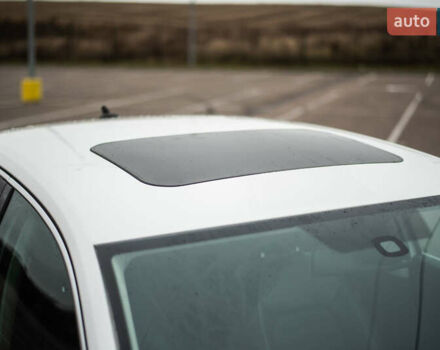 Білий Фольксваген Пассат, об'ємом двигуна 2 л та пробігом 205 тис. км за 12999 $, фото 7 на Automoto.ua