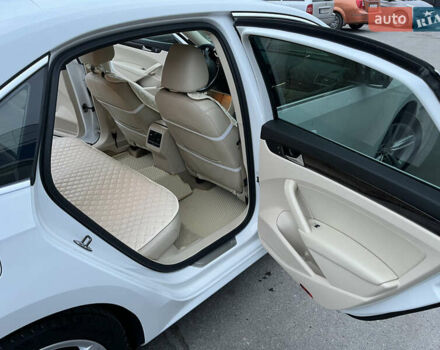 Білий Фольксваген Пассат, об'ємом двигуна 1.97 л та пробігом 132 тис. км за 12600 $, фото 13 на Automoto.ua