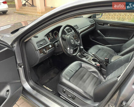 Белый Фольксваген Пассат, объемом двигателя 1.97 л и пробегом 176 тыс. км за 12850 $, фото 12 на Automoto.ua