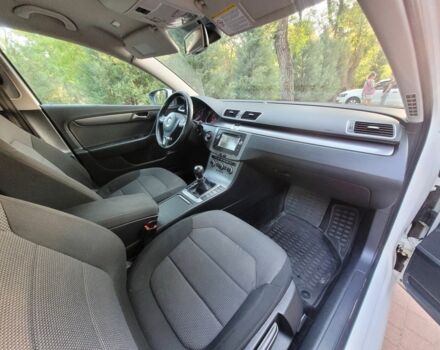 Белый Фольксваген Пассат, объемом двигателя 2 л и пробегом 300 тыс. км за 10700 $, фото 7 на Automoto.ua