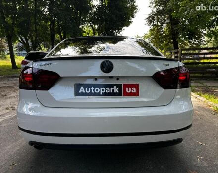 Белый Фольксваген Пассат, объемом двигателя 1.8 л и пробегом 174 тыс. км за 11890 $, фото 4 на Automoto.ua