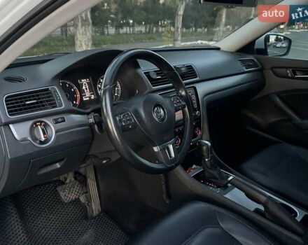 Белый Фольксваген Пассат, объемом двигателя 1.8 л и пробегом 180 тыс. км за 10999 $, фото 13 на Automoto.ua