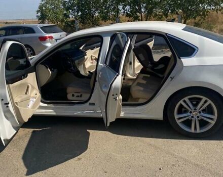 Белый Фольксваген Пассат, объемом двигателя 2 л и пробегом 225 тыс. км за 12100 $, фото 6 на Automoto.ua