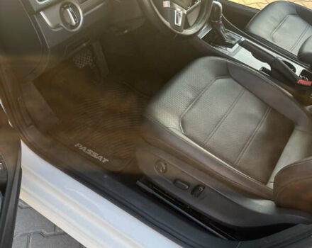 Белый Фольксваген Пассат, объемом двигателя 1.8 л и пробегом 132 тыс. км за 13000 $, фото 16 на Automoto.ua