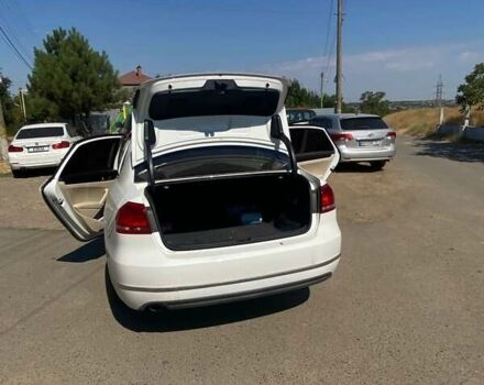 Белый Фольксваген Пассат, объемом двигателя 2 л и пробегом 225 тыс. км за 12100 $, фото 3 на Automoto.ua