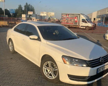 Белый Фольксваген Пассат, объемом двигателя 1.8 л и пробегом 132 тыс. км за 13000 $, фото 1 на Automoto.ua