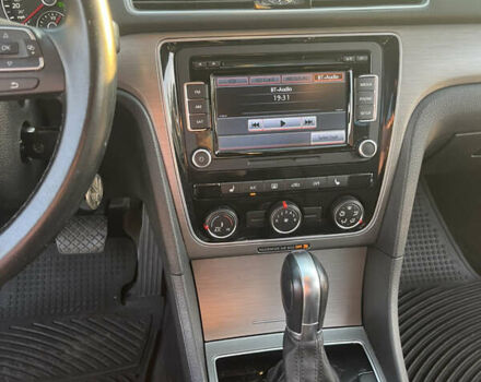 Белый Фольксваген Пассат, объемом двигателя 1.8 л и пробегом 132 тыс. км за 13000 $, фото 19 на Automoto.ua