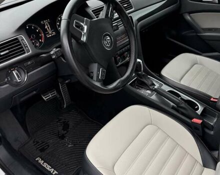 Белый Фольксваген Пассат, объемом двигателя 1.8 л и пробегом 128 тыс. км за 12499 $, фото 13 на Automoto.ua