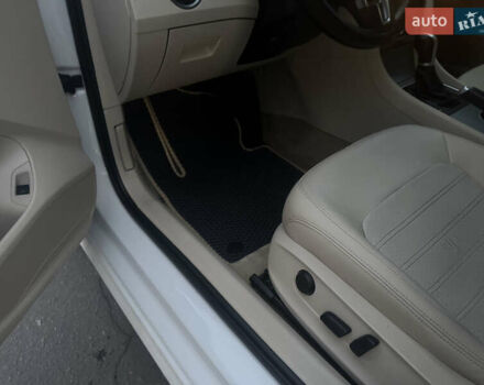 Белый Фольксваген Пассат, объемом двигателя 1.8 л и пробегом 123 тыс. км за 10100 $, фото 8 на Automoto.ua