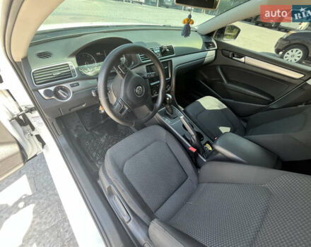 Белый Фольксваген Пассат, объемом двигателя 2.47 л и пробегом 184 тыс. км за 9500 $, фото 16 на Automoto.ua