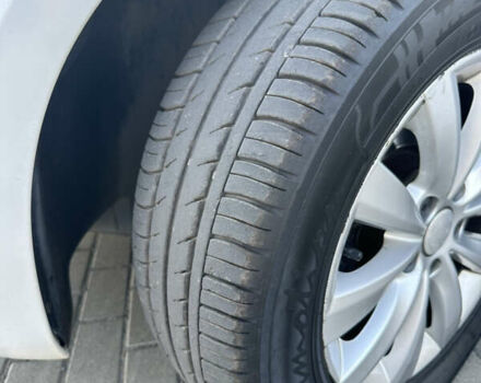 Білий Фольксваген Пассат, об'ємом двигуна 1.8 л та пробігом 146 тис. км за 9000 $, фото 17 на Automoto.ua