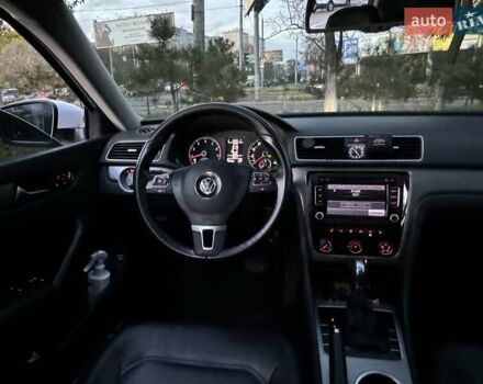 Белый Фольксваген Пассат, объемом двигателя 1.8 л и пробегом 180 тыс. км за 10999 $, фото 18 на Automoto.ua