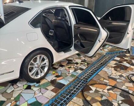 Белый Фольксваген Пассат, объемом двигателя 1.8 л и пробегом 198 тыс. км за 12500 $, фото 8 на Automoto.ua