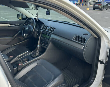 Білий Фольксваген Пассат, об'ємом двигуна 1.8 л та пробігом 146 тис. км за 9000 $, фото 8 на Automoto.ua