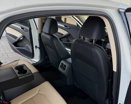 Белый Фольксваген Пассат, объемом двигателя 1.8 л и пробегом 210 тыс. км за 10999 $, фото 12 на Automoto.ua