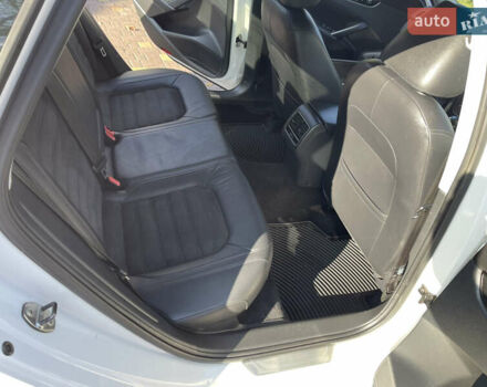 Белый Фольксваген Пассат, объемом двигателя 1.97 л и пробегом 176 тыс. км за 12850 $, фото 16 на Automoto.ua