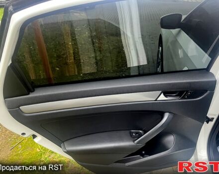 Белый Фольксваген Пассат, объемом двигателя 2.5 л и пробегом 181 тыс. км за 10000 $, фото 6 на Automoto.ua