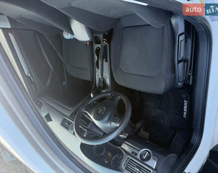 Белый Фольксваген Пассат, объемом двигателя 1.8 л и пробегом 94 тыс. км за 9000 $, фото 6 на Automoto.ua