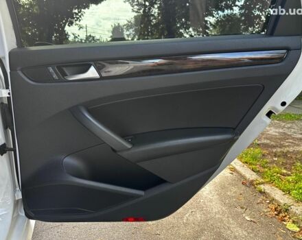 Белый Фольксваген Пассат, объемом двигателя 1.8 л и пробегом 174 тыс. км за 11890 $, фото 24 на Automoto.ua