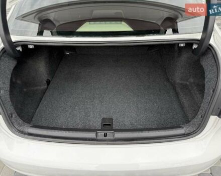 Белый Фольксваген Пассат, объемом двигателя 1.8 л и пробегом 204 тыс. км за 9900 $, фото 43 на Automoto.ua