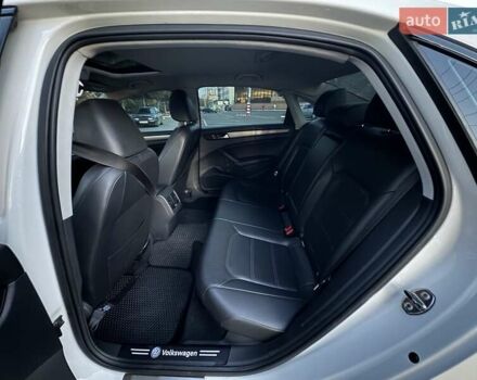 Белый Фольксваген Пассат, объемом двигателя 1.8 л и пробегом 180 тыс. км за 10999 $, фото 16 на Automoto.ua