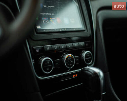 Білий Фольксваген Пассат, об'ємом двигуна 2 л та пробігом 205 тис. км за 12999 $, фото 16 на Automoto.ua