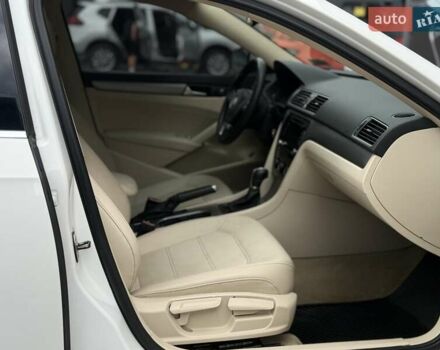 Белый Фольксваген Пассат, объемом двигателя 1.8 л и пробегом 205 тыс. км за 9900 $, фото 35 на Automoto.ua