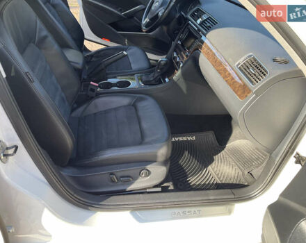 Белый Фольксваген Пассат, объемом двигателя 1.97 л и пробегом 176 тыс. км за 12850 $, фото 15 на Automoto.ua