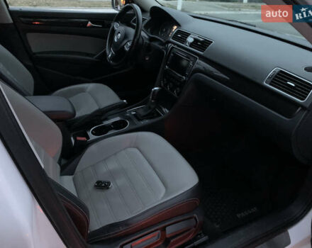 Білий Фольксваген Пассат, об'ємом двигуна 1.8 л та пробігом 153 тис. км за 13000 $, фото 3 на Automoto.ua