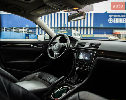 Білий Фольксваген Пассат, об'ємом двигуна 2 л та пробігом 205 тис. км за 12999 $, фото 9 на Automoto.ua