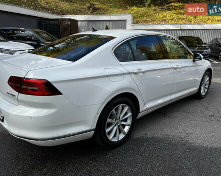 Білий Фольксваген Пассат, об'ємом двигуна 1.8 л та пробігом 170 тис. км за 15500 $, фото 4 на Automoto.ua