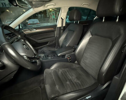 Белый Фольксваген Пассат, объемом двигателя 1.8 л и пробегом 130 тыс. км за 16900 $, фото 17 на Automoto.ua