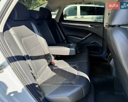 Белый Фольксваген Пассат, объемом двигателя 1.8 л и пробегом 136 тыс. км за 12900 $, фото 10 на Automoto.ua