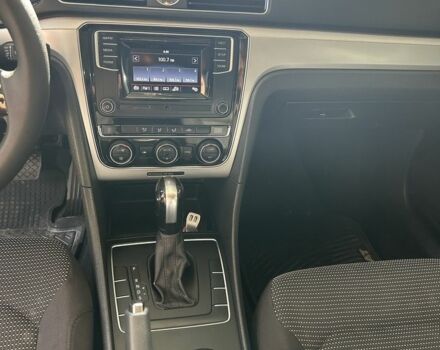 Білий Фольксваген Пассат, об'ємом двигуна 1.8 л та пробігом 165 тис. км за 12800 $, фото 5 на Automoto.ua