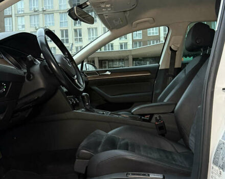 Белый Фольксваген Пассат, объемом двигателя 1.8 л и пробегом 130 тыс. км за 16900 $, фото 21 на Automoto.ua