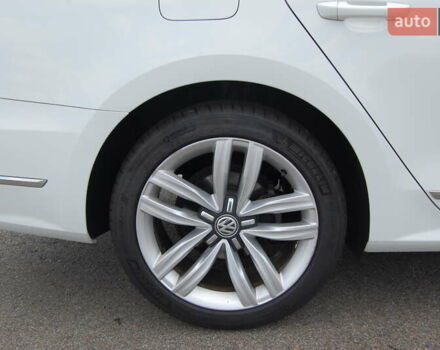 Белый Фольксваген Пассат, объемом двигателя 1.8 л и пробегом 123 тыс. км за 16000 $, фото 7 на Automoto.ua