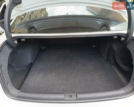 Белый Фольксваген Пассат, объемом двигателя 1.8 л и пробегом 226 тыс. км за 13500 $, фото 12 на Automoto.ua