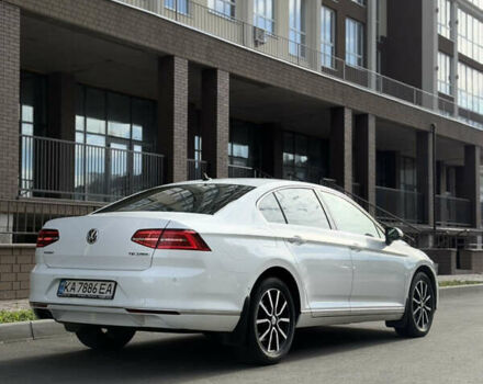 Белый Фольксваген Пассат, объемом двигателя 1.8 л и пробегом 126 тыс. км за 17000 $, фото 9 на Automoto.ua