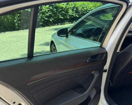 Белый Фольксваген Пассат, объемом двигателя 1.8 л и пробегом 225 тыс. км за 16500 $, фото 16 на Automoto.ua