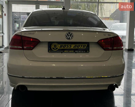 Білий Фольксваген Пассат, об'ємом двигуна 3.6 л та пробігом 124 тис. км за 11000 $, фото 5 на Automoto.ua