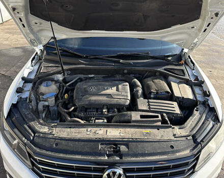 Белый Фольксваген Пассат, объемом двигателя 1.8 л и пробегом 190 тыс. км за 11500 $, фото 18 на Automoto.ua