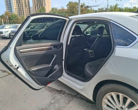 Белый Фольксваген Пассат, объемом двигателя 1.8 л и пробегом 134 тыс. км за 12490 $, фото 12 на Automoto.ua