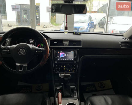 Білий Фольксваген Пассат, об'ємом двигуна 3.6 л та пробігом 124 тис. км за 11000 $, фото 23 на Automoto.ua
