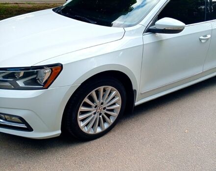 Белый Фольксваген Пассат, объемом двигателя 1.8 л и пробегом 133 тыс. км за 12500 $, фото 2 на Automoto.ua