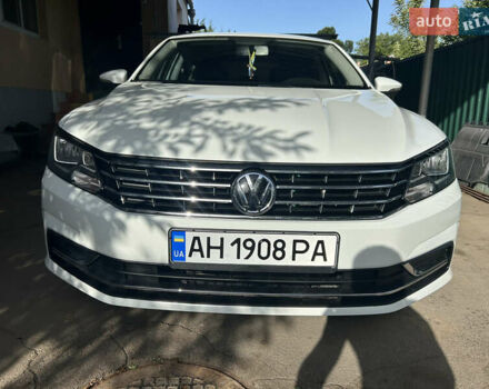Белый Фольксваген Пассат, объемом двигателя 1.8 л и пробегом 165 тыс. км за 12800 $, фото 1 на Automoto.ua